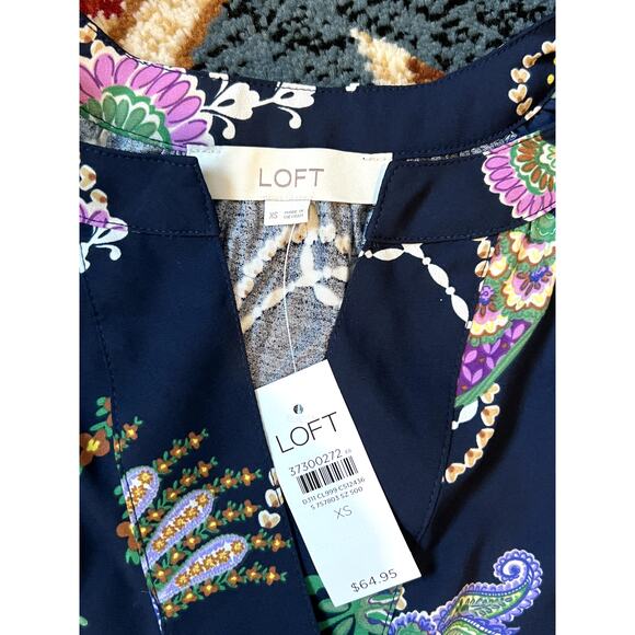 NWT Loft Navy Blue Floral Knit Blouse Size XS - Picture 4 of 8
